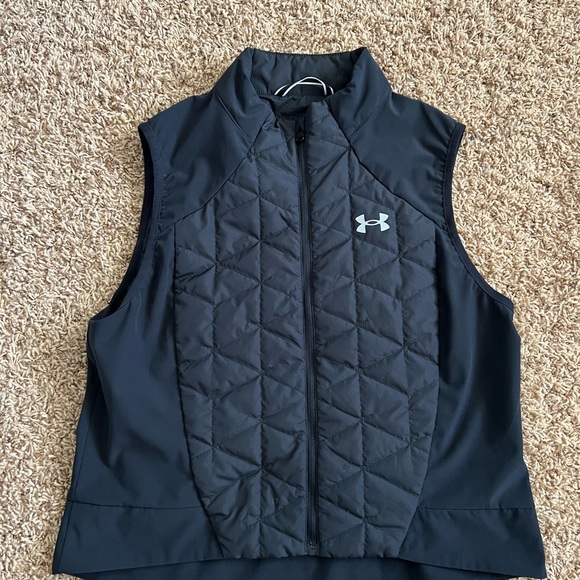 black under armour run vest - Picture 2 of 4
